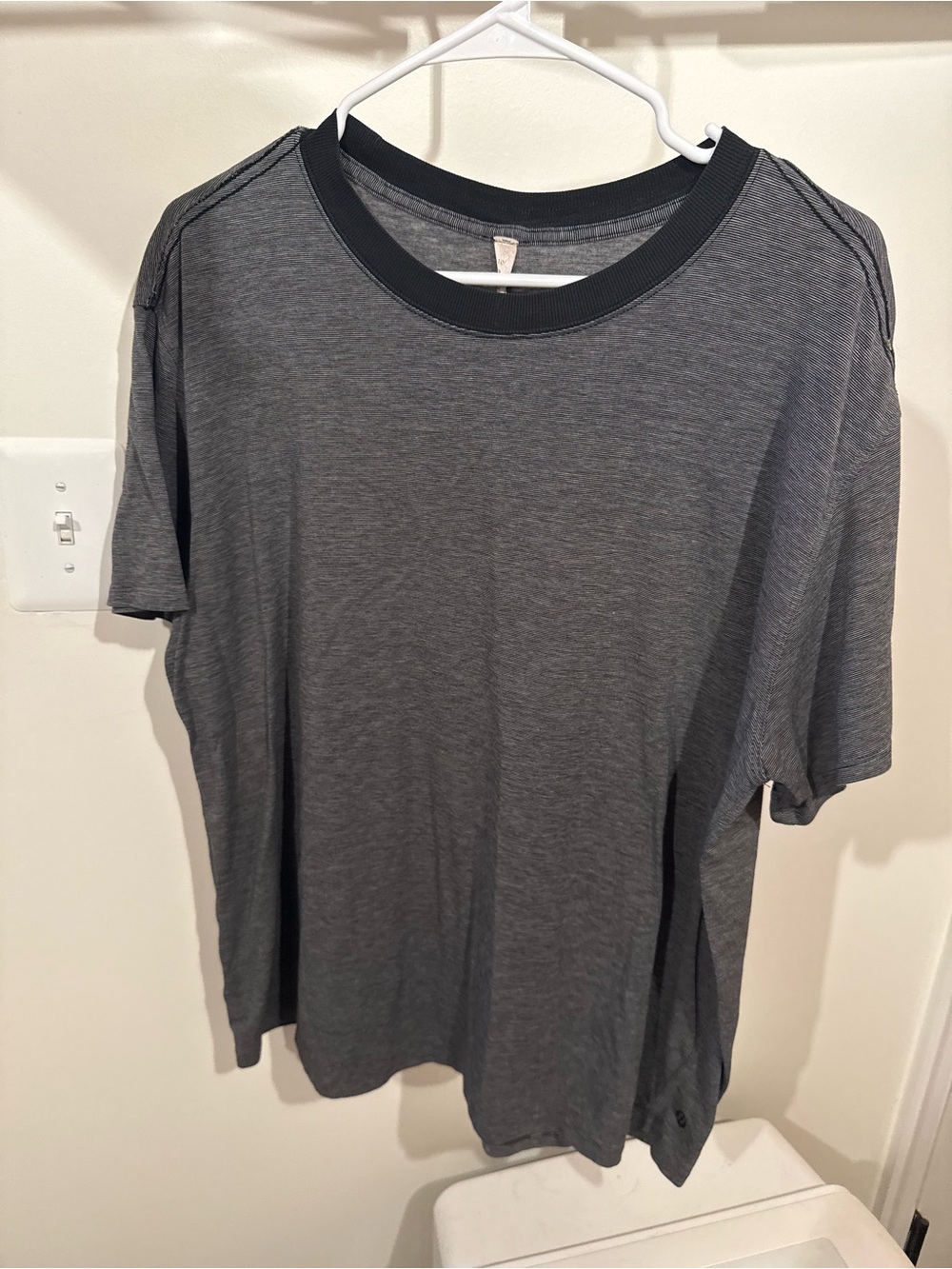 lululemon athletica Short Sleeve Crew in Heather Gray with Black Trim